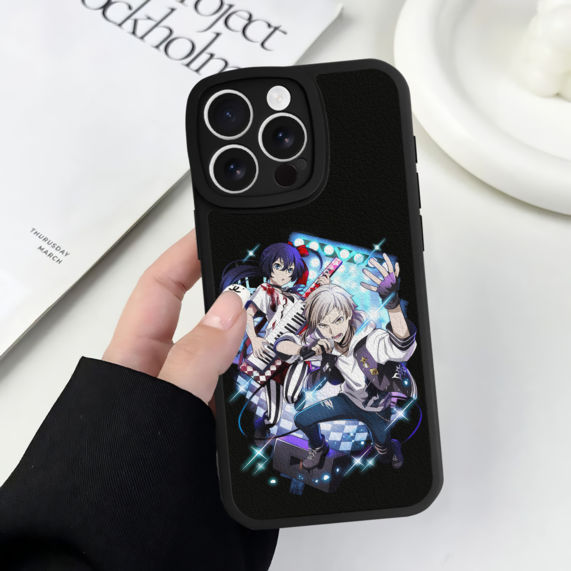 （画像用） 文豪ストレイドッグス Bungo Stray Dogs 【iPhone 16シリーズ対応】シリコンスマホケース（レザー調） 材質：シリコン